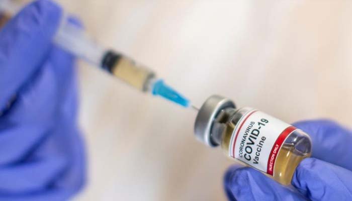 ویکسین نہ لگوانے پر سرکاری ملازمین کی معطلی اور تنخواہوں کی بندش شروع