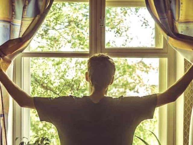 وقت سے ایک گھنٹے قبل جاگیں، ڈپریشن سے دور رہیں