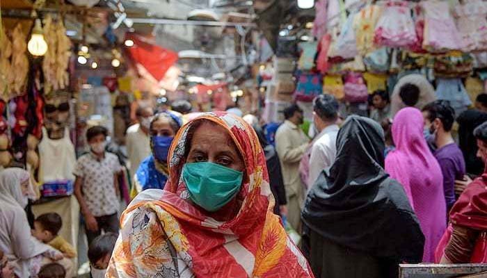 پاکستان: کورونا سے 46 اموات، فعال کیسز کی تعداد 40 ہزار سے کم ہو گئی