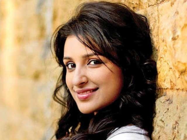 پرینتی فلمی سین میں حقیقت کا رنگ بھرنے کیلیے حد سے گزر گئیں