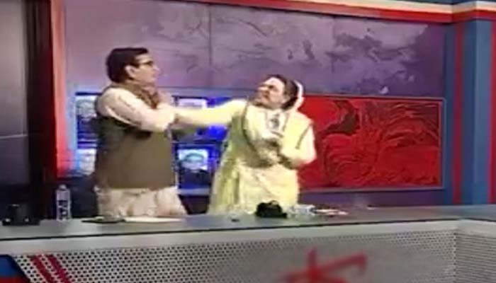 جوڈو کراٹے ماسٹر ہوں، فردوس خاتون ہیں اس لیے کچھ نہیں کہا: قادر مندوخیل