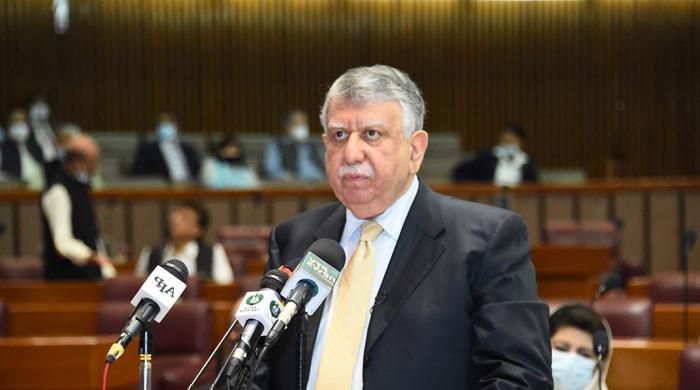 بجٹ 22-2021: کم سے کم تنخواہ 20 ہزار مقرر، تنخواہ اور پنشن میں 10 فیصد اضافہ