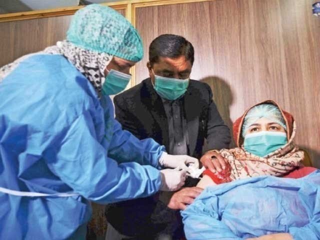 خیبرپختونخوا؛ او پی ڈیز میں مریضوں اور لواحقین کیلئے کورونا ویکسینیشن سرٹیفکیٹ لازم قرار