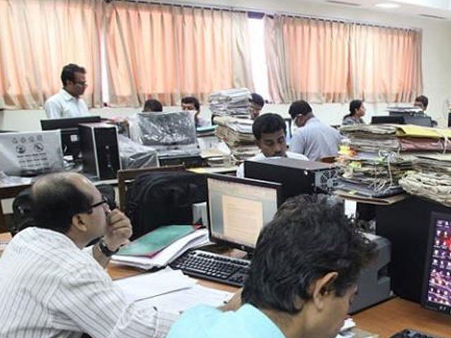 سندھ کے سرکاری ملازمین کو 3 دن میں ویکسنیشن کرانے کی حتمی وارننگ