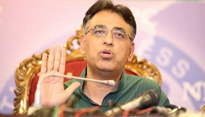 کورونا کی بھارتی قسم خطے میں تباہی کا باعث بن رہی ہے: اسد عمر