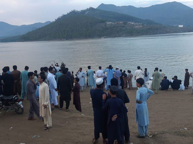 باجوڑ کے راغگان ڈیم میں کشتی ڈوبنے سے 4 افراد جاں بحق، 7 لاپتہ