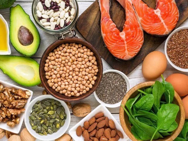 مچھلی نہ کھانے اور سگریٹ پینے کے نقصانات ایک ہی جیسے ہیں، ماہرین