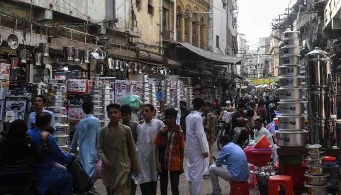 کراچی کے مختلف علاقوں میں کورونا سرٹیفکیٹ چیک کرنے کا فیصلہ