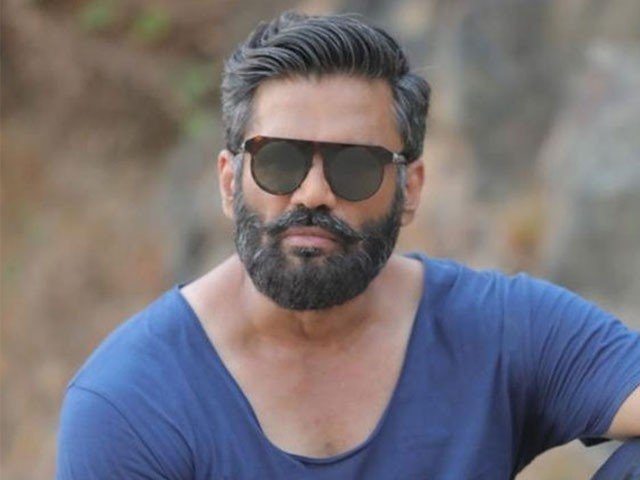 کورونا کیسز میں اضافے پر سنیل شیٹھی کا اپارٹمنٹ سیل کر دیا گیا