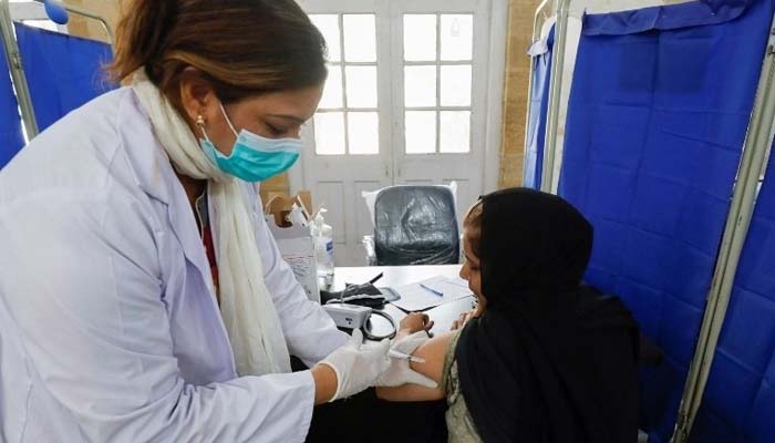 ملک میں ایک روز میں کورونا ویکسین لگانے کا نیا ریکارڈ بن گیا