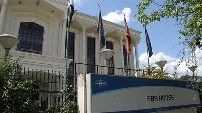 آن لائن کاروبار کرنے والوں کو بھی اب ٹیکس دینا ہوگا