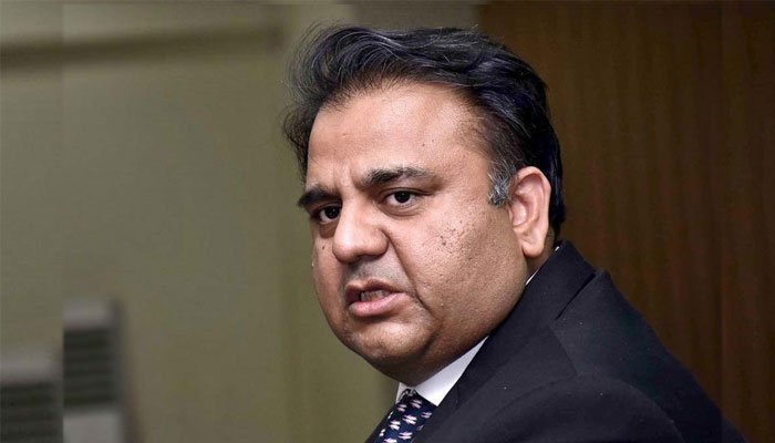 پی ڈی ایم کے شو میں کوئی پاور نہیں تھی، فواد کی فضل الرحمان پر بھی تنقید