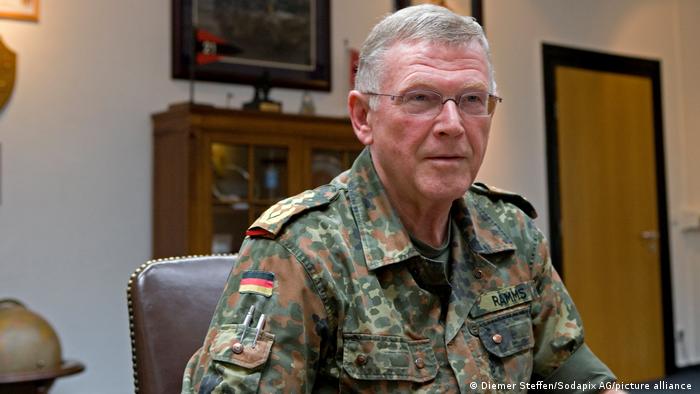 افغانستان سے افواج کا انخلاء ‘غلطی’ تھی، سابق نیٹو کمانڈر