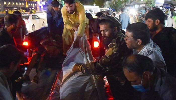 کابل ائیرپورٹ پر دھماکوں میں ہلاکتوں کی تعداد 90 ہو گئی