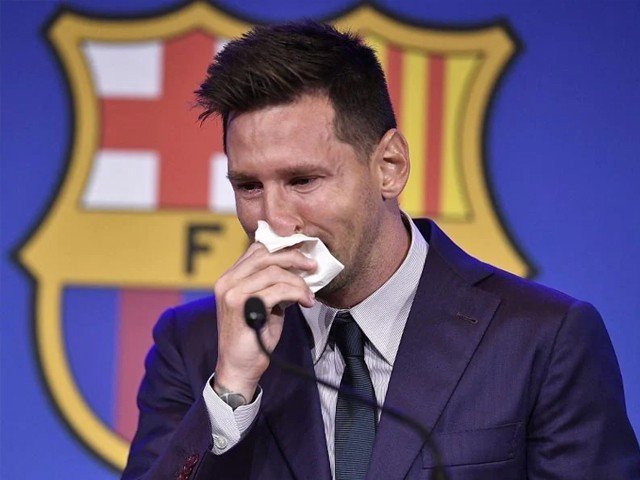 لیونل میسی بارسلونا کلب چھوڑنے کی الوداعی پریس کانفرنس میں رو پڑے