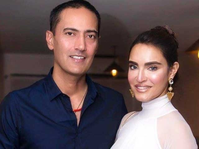 شوہر کی خدمت کرنا بیوی کی ذمہ داری نہیں، نادیہ حسین