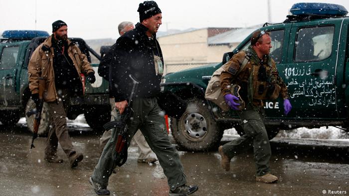 امریکی فوج کے لیے افغانستان میں کام کرنے والے کانٹریکٹرز اب دبئی میں’قید‘