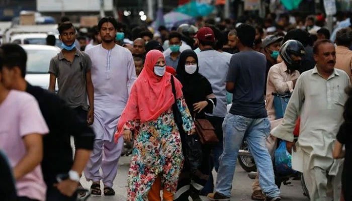 ملک میں کورونا مزید 81 زندگیاں نگل گیا، مثبت کیسز کی شرح تقریباً 4 فیصد رہ گئی