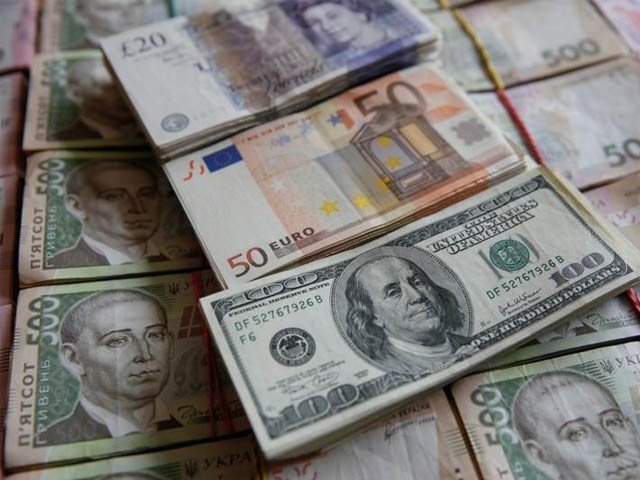 زرمبادلہ کی دونوں مارکیٹوں میں گزشتہ ہفتے بھی ڈالر کی اڑان جاری رہی
