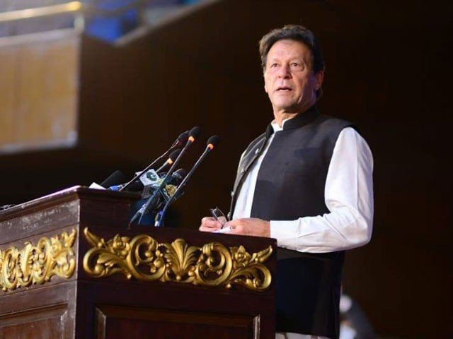 ملک کی خاطر وفاق اور سندھ کو اکٹھے ہو کر چلنا پڑے گا: وزیراعظم