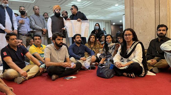 وفاقی حکومت نے صحافیوں پر پارلیمنٹ کے دروازے بند کر دیے