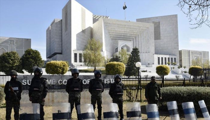 وکلا کا احتجاج، سپریم کورٹ کے باہر پولیس کی بھاری نفری تعینات