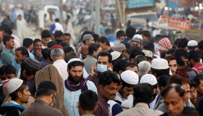 پاکستان میں مسلسل دوسرے روز کورونا مثبت کیسز کی شرح 4 فیصد سے کم