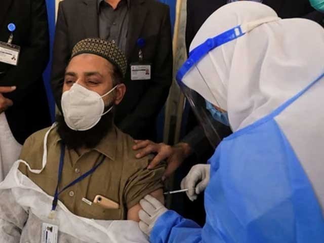 ملک میں کورونا مثبت کیسز کی شرح 5 فیصد سے نیچے آگئی