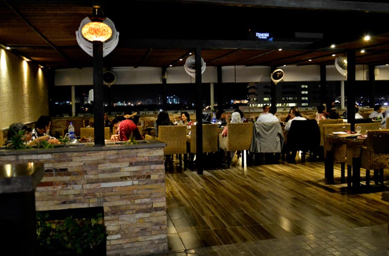 ہوٹلز اور ریسٹورنٹس میں ویکسینیشن سرٹیفکیٹ دکھانا لازمی قرار دینے کی تجویز