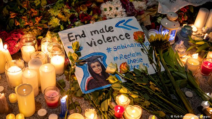 لندن: مقتولہ استانی سبینا نساء کی یاد میں شمعیں روشن