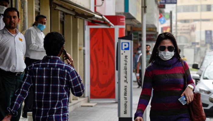 یو اے ای میں عوامی مقامات پر فیس ماسک کی لازمی پابندی میں نرمی