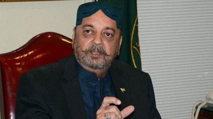 نیب ٹیم آغا سراج درانی کو گرفتار کیے بغیر 15 گھنٹے بعد واپس روانہ