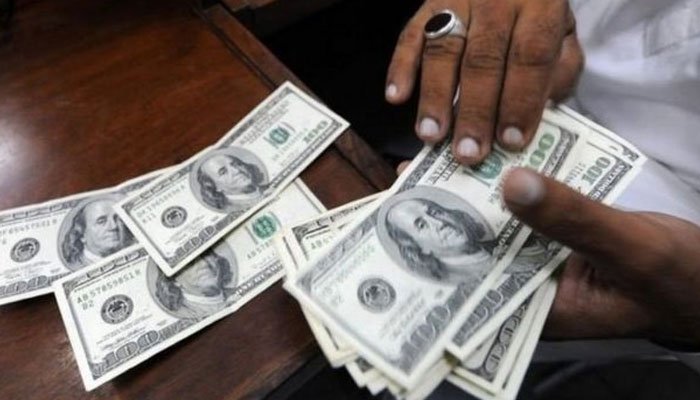ڈالر کی قیمت میں ڈھائی روپے کی بڑی کمی