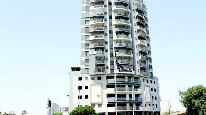 سپریم کورٹ کا ایک ہفتے میں نسلہ ٹاور کو دھماکے سے گرانے کا حکم