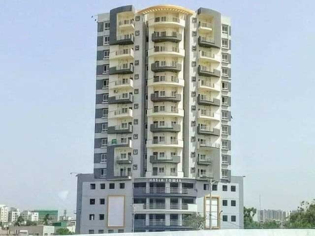 نسلہ ٹاور کے تمام مالکان اور کرائے داروں نے فلیٹس خالی کردیئے