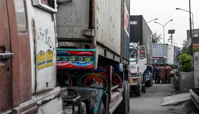 کالعدم جماعت کا احتجاج، لاہور میں سڑکیں اور انٹرنیٹ بند، پنڈی میں میٹرو سروس معطل