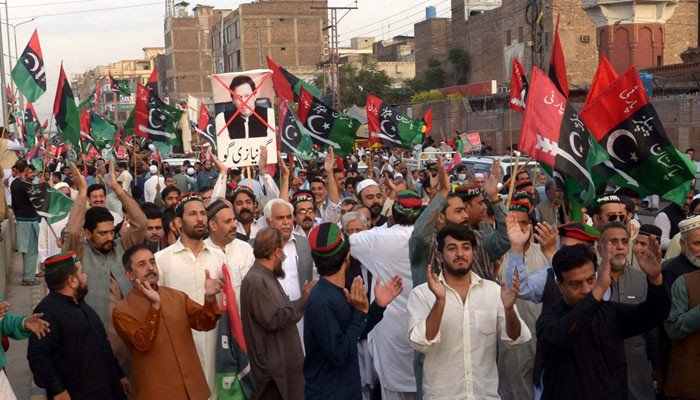 مہنگائی کیخلاف اپوزیشن جماعتوں کی جانب سے ملک بھر میں احتجاج