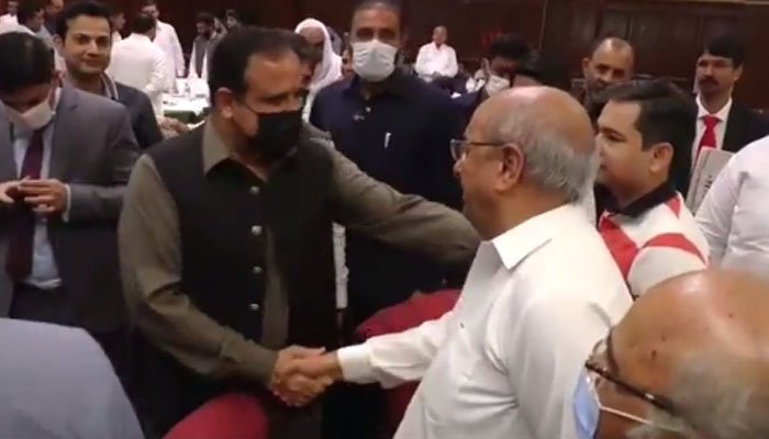 عثمان بزدار سے پارلیمانی قیادت کی ملاقات کی اندرونی کہانی سامنے آگئی