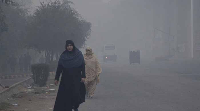 لاہور میں شہریوں کو ماسک اور عینک استعمال کرنے کی ہدایت