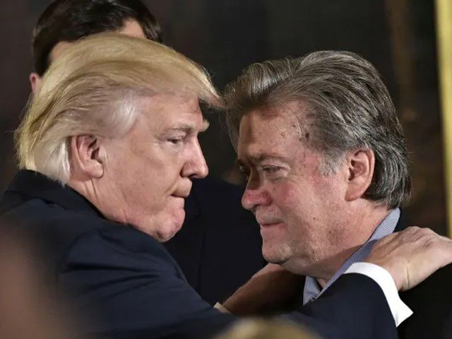 سابق امریکی صدر ڈونلڈ ٹرمپ کے مشیر پر فرد جرم عائد