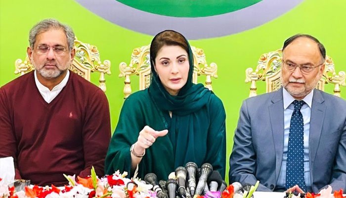 ثاقب نثار بتائیں کس نے مجھے اور نواز شریف کو سزا دینے پر مجبور کیا: مریم نواز