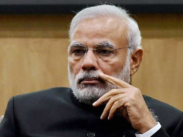 مودی نے کسانوں کے آگے گھٹنے ٹیک دیے، متنازع زرعی قوانین واپس لینے کا اعلان