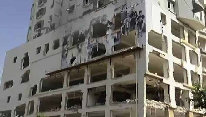 ایک ہفتے میں نسلہ ٹاور گرانے کے حکم کے بعد بلڈنگ مسمار کرنے کا کام تیزی سے جاری