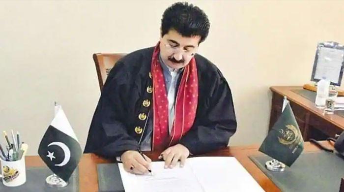 چیئرمین سینیٹ کیخلاف تحریک عدم اعتماد کیلئے اپوزیشن کے صلاح مشورے