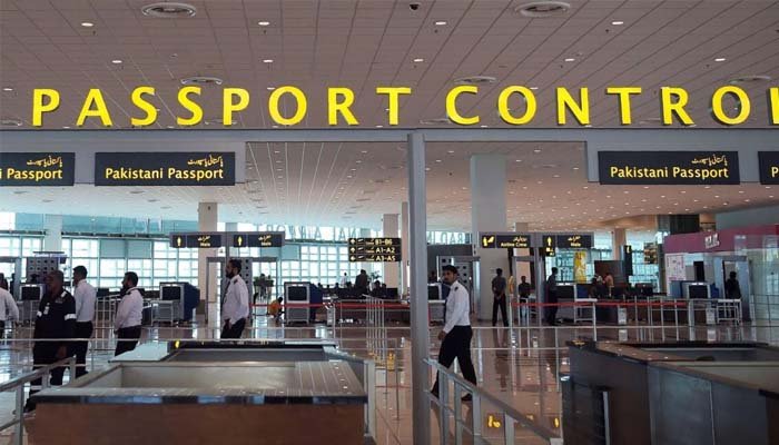 اومی کرون کا خطرہ: کیٹیگری سی ممالک سے پاکستان آنیوالوں پر مکمل پابندی عائد