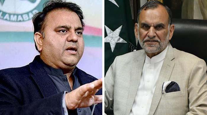 الیکشن کمیشن نے اعظم سواتی اور فواد چوہدری کی معافی قبول کرلی