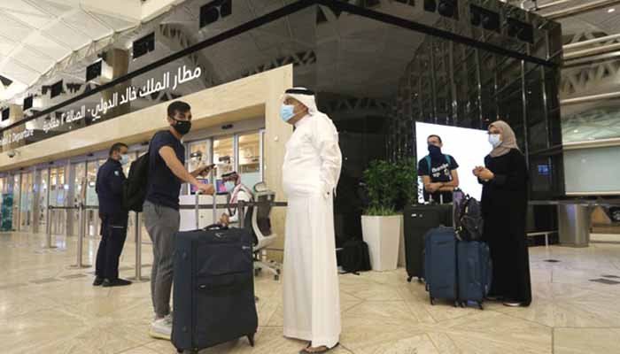 اومی کرون وائرس کی تصدیق: سعودی عرب کا لاک ڈاؤن سے متعلق اہم اعلان