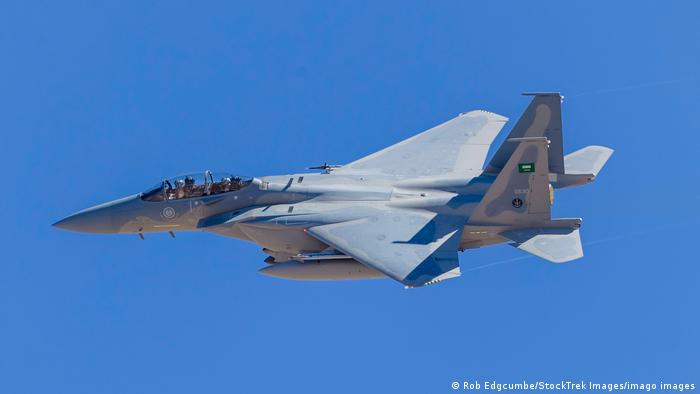 یمن: صنعا ایئرپورٹ پر سعودی عسکری اتحاد کے فضائی حملے