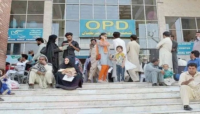 کوئٹہ: سرکاری اسپتالوں میں ینگ ڈاکٹرز کی ہڑتال، او پی ڈیز اور ان ڈور سروسز بند