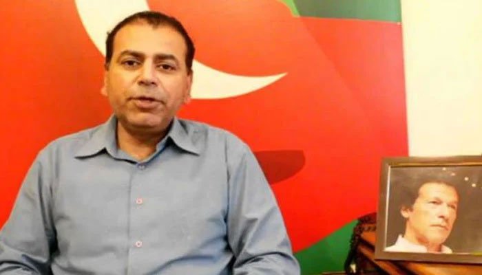 عمران خان کے آس پاس موجود جوکروں کا پارٹی نظریات سے کوئی تعلق نہیں: احمد جواد